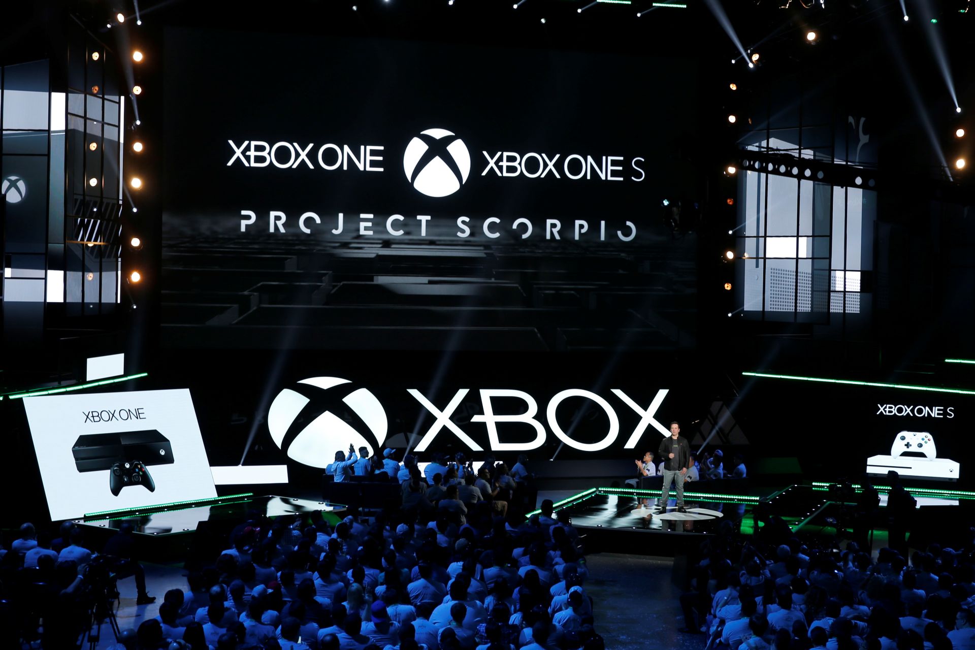 Head of Xbox Phil Spencer talks at the Microsoft Xbox E3 2016 media briefing in Los Angeles, California, U.S., June 13, 2016. REUTERS/Lucy Nicholson - RTX2G1E7